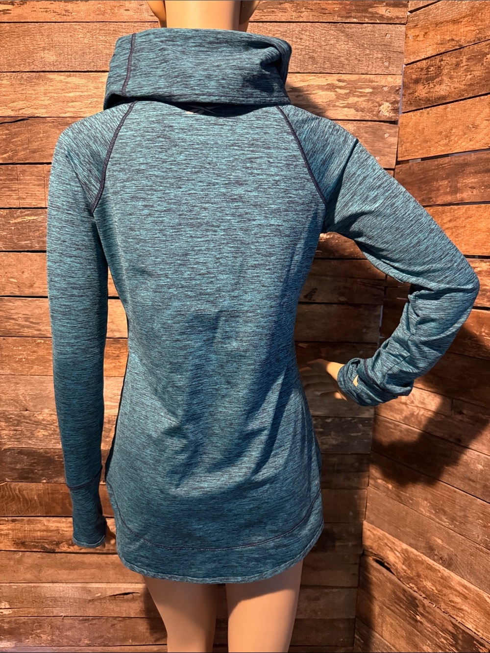 ❤️💰BOGO FREE Reebok Cowl Neck Performance Top - Picture 3 of 7